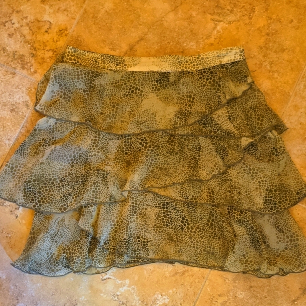 COPY - NWT JACK 2 layer Tired Mini Skirt Sz 2 But Runs Smaller
